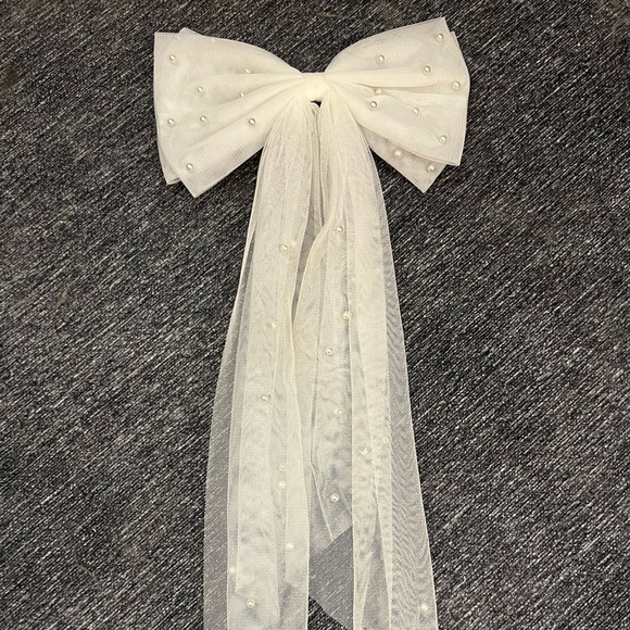 Pearl bow - Picture 2 of 3